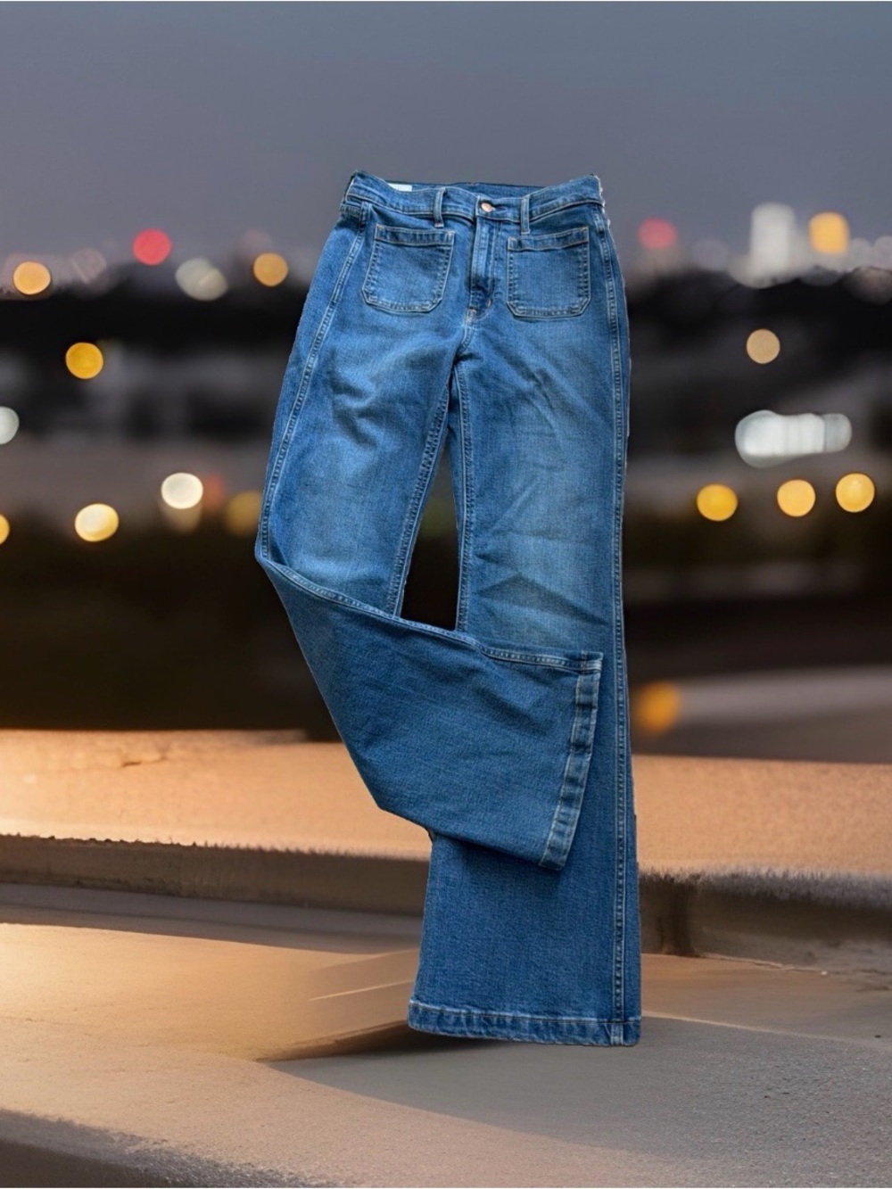 Gap Women’s Size 28/6R '70s High Rise Flare Jeans. Excellent Condition